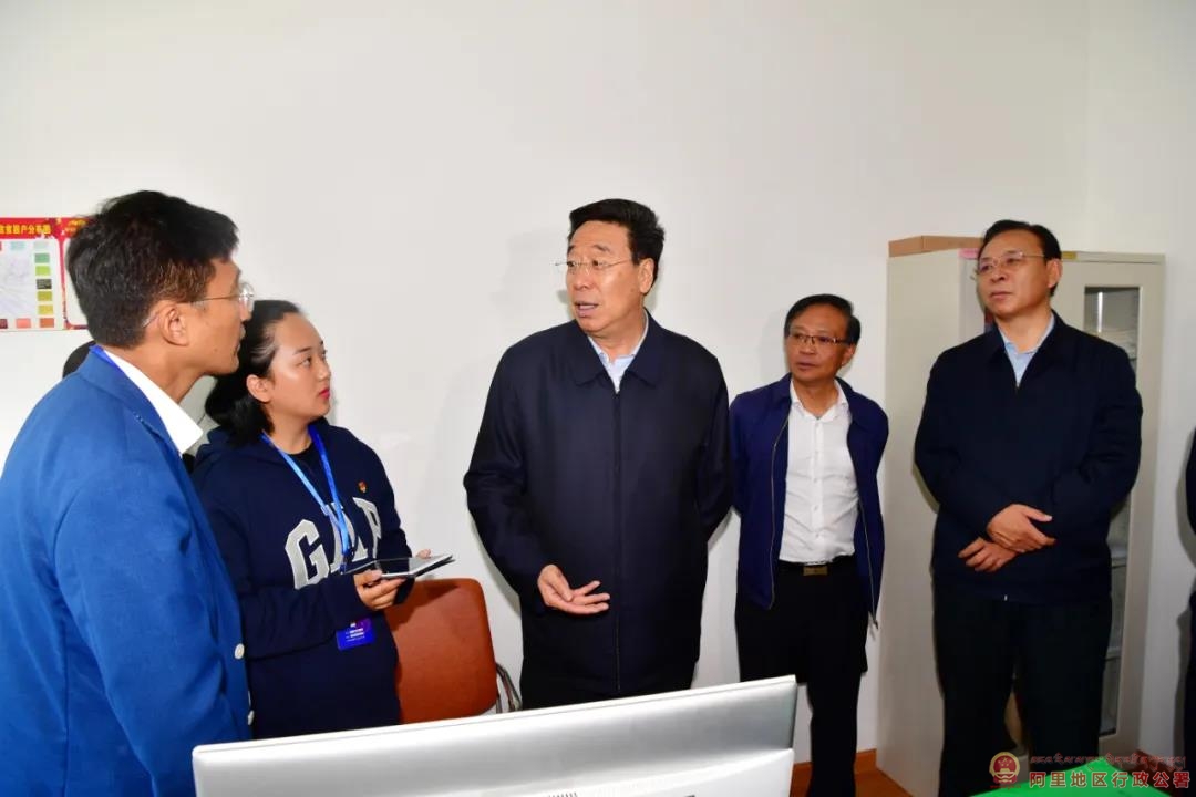 吴英杰在拉萨市达孜区督导检查脱贫攻坚普查工作