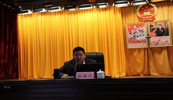 地委副书记张会明主持报告会.由于网络或安